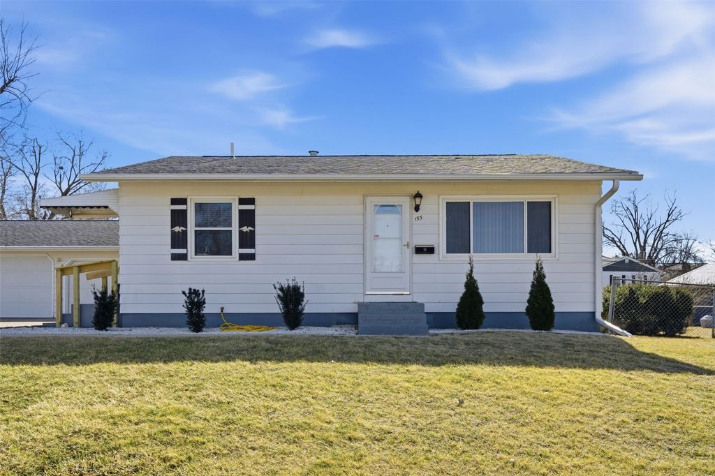 155 Oklahoma Avenue SW, Cedar Rapids, IA 52404