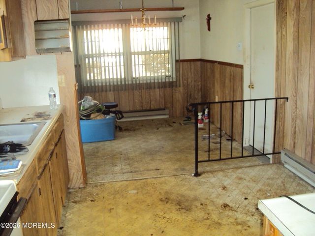 13 Augusta Road, Whiting, NJ 08759