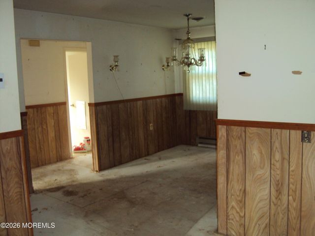 13 Augusta Road, Whiting, NJ 08759