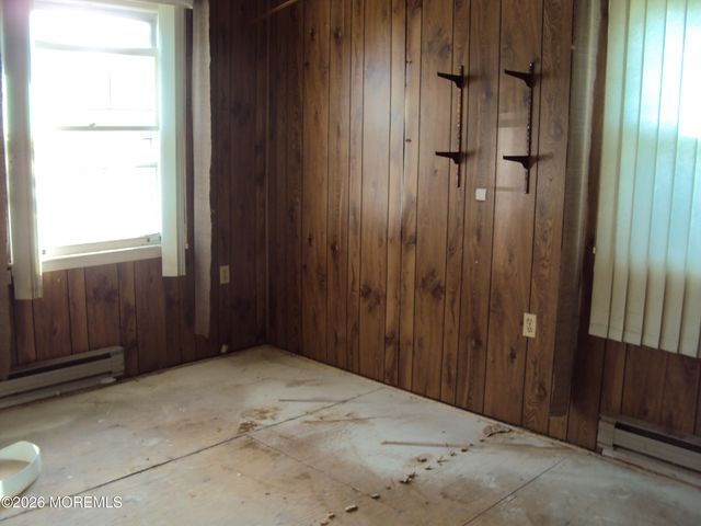 13 Augusta Road, Whiting, NJ 08759