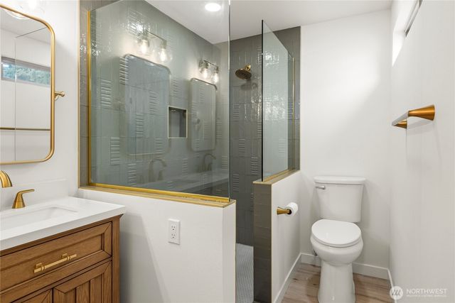 4905 Jenks Point Way E, Lake Tapps, WA 98391