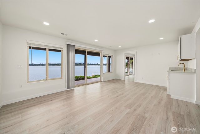 4905 Jenks Point Way E, Lake Tapps, WA 98391