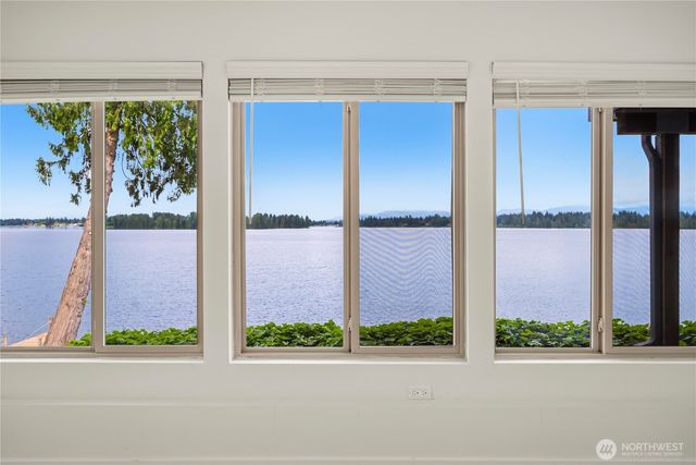 4905 Jenks Point Way E, Lake Tapps, WA 98391