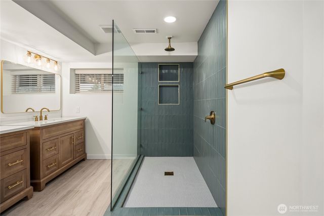 4905 Jenks Point Way E, Lake Tapps, WA 98391