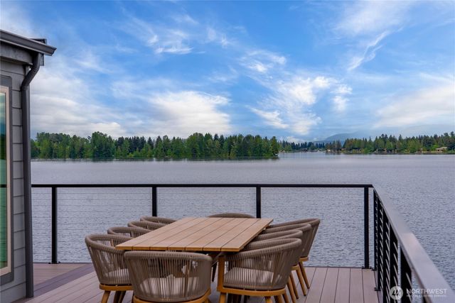 4905 Jenks Point Way E, Lake Tapps, WA 98391