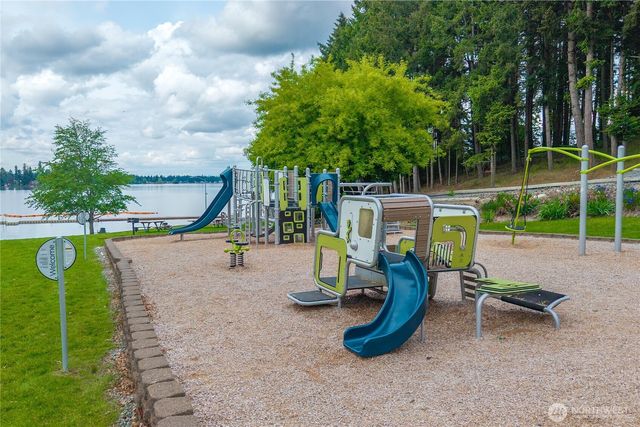 4905 Jenks Point Way E, Lake Tapps, WA 98391