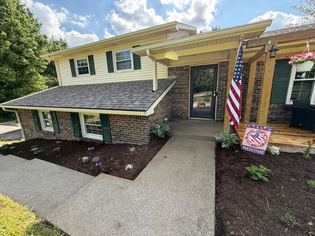 101 Rolling Ridge Drive, Berea, KY 40403