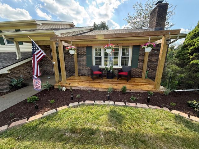 101 Rolling Ridge Drive, Berea, KY 40403