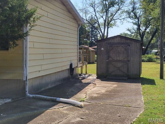 4940 Redwood Lane, Granite City, IL 62040