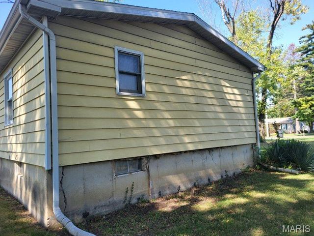 4940 Redwood Lane, Granite City, IL 62040