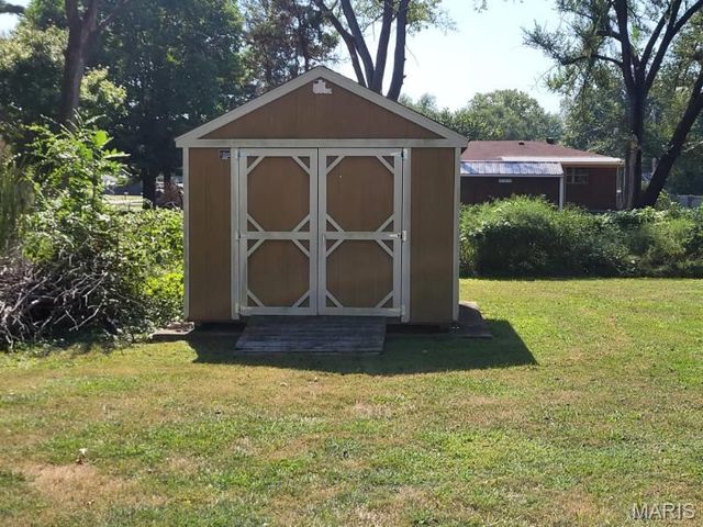 4940 Redwood Lane, Granite City, IL 62040