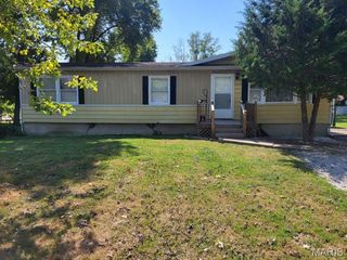 4940 Redwood Lane, Granite City, IL 62040