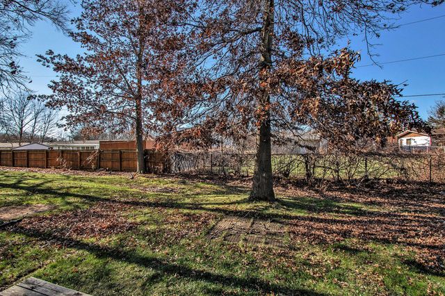 682 Dearborn Road A, Valparaiso, IN 46385