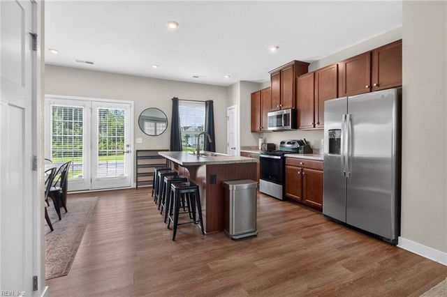 265 Goldenstar LN, Portsmouth, VA 23701