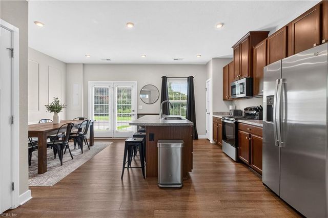 265 Goldenstar LN, Portsmouth, VA 23701