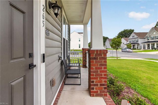 265 Goldenstar LN, Portsmouth, VA 23701