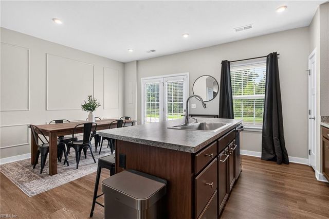 265 Goldenstar LN, Portsmouth, VA 23701