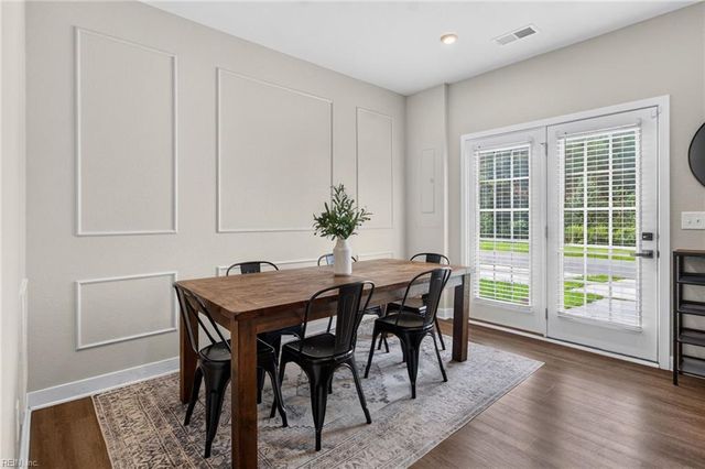 265 Goldenstar LN, Portsmouth, VA 23701