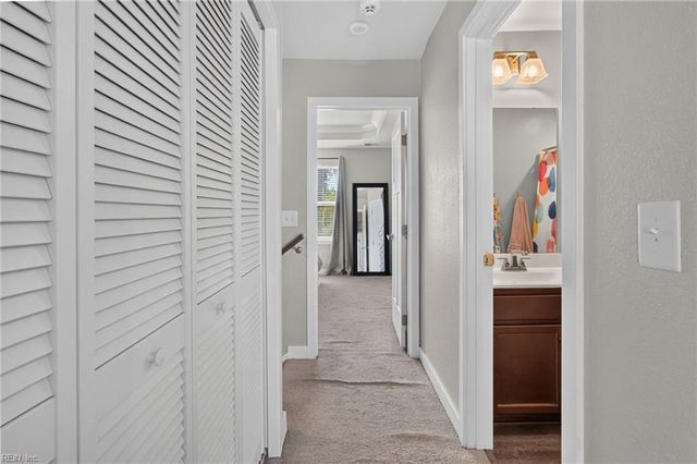 265 Goldenstar LN, Portsmouth, VA 23701