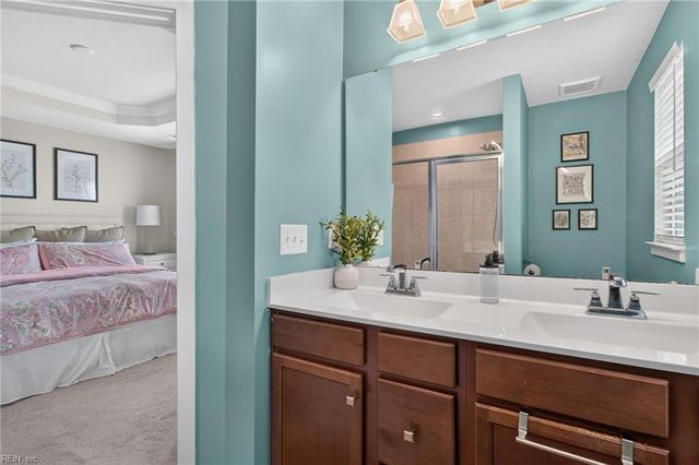 265 Goldenstar LN, Portsmouth, VA 23701