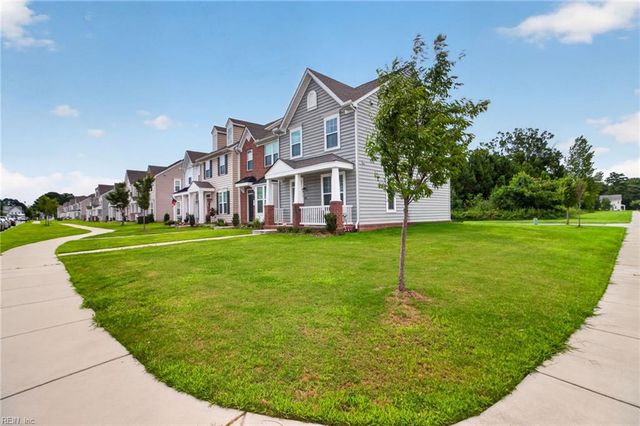 265 Goldenstar LN, Portsmouth, VA 23701