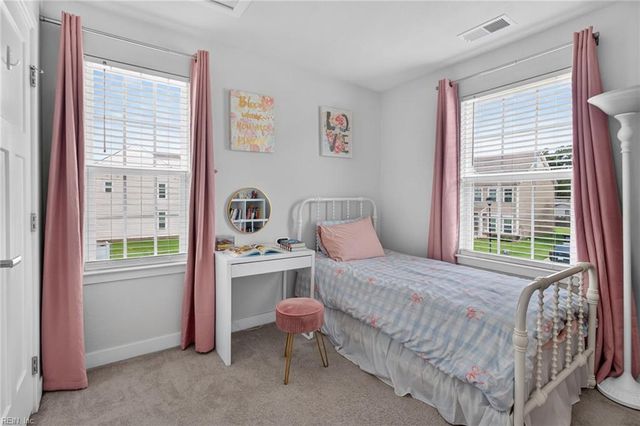265 Goldenstar LN, Portsmouth, VA 23701