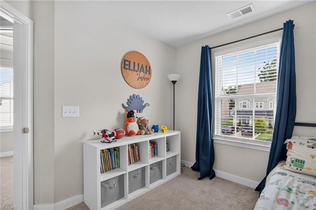 265 Goldenstar LN, Portsmouth, VA 23701