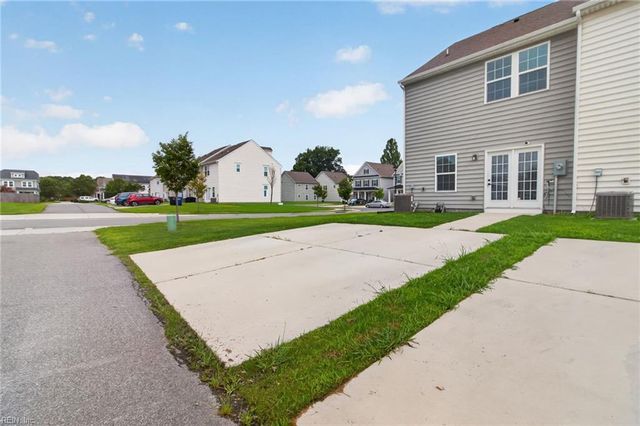265 Goldenstar LN, Portsmouth, VA 23701