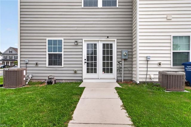 265 Goldenstar LN, Portsmouth, VA 23701