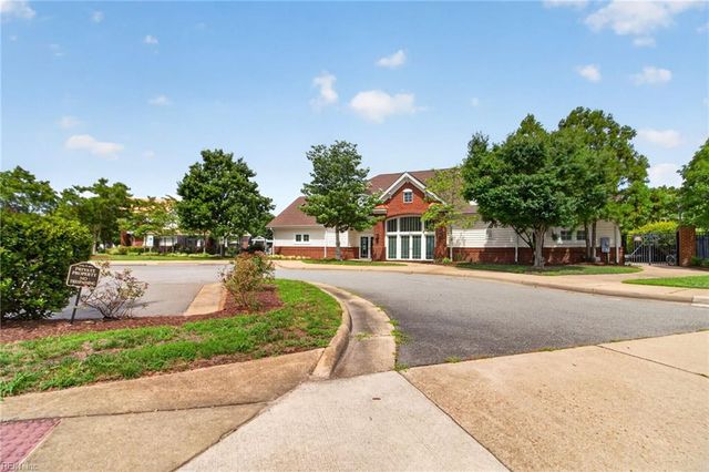 265 Goldenstar LN, Portsmouth, VA 23701