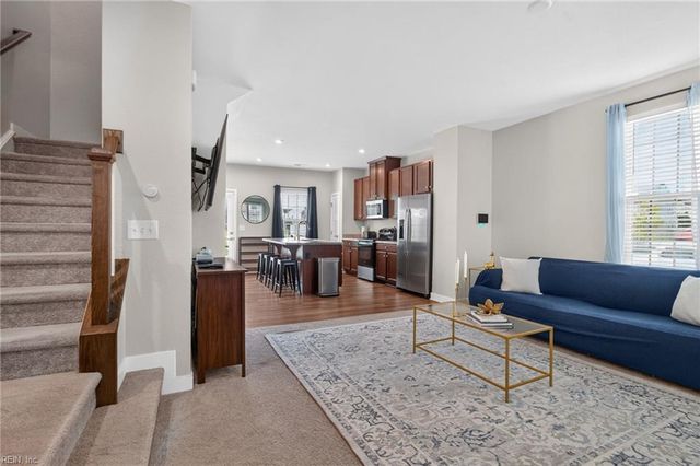 265 Goldenstar LN, Portsmouth, VA 23701