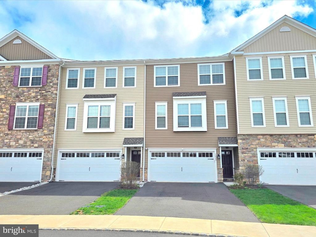 1045 CHAPMAN CIR, Hatfield, PA 19440