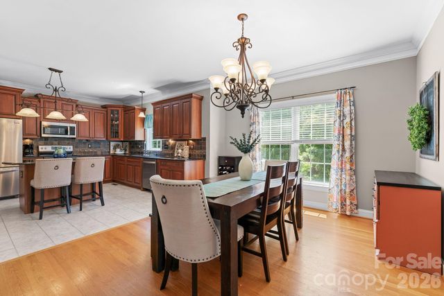 220 Lake Dale Court, Clemmons, NC 27012