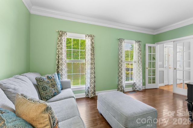 220 Lake Dale Court, Clemmons, NC 27012