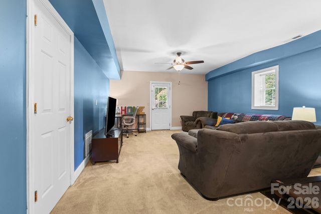 220 Lake Dale Court, Clemmons, NC 27012