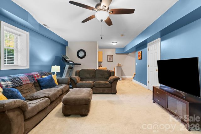 220 Lake Dale Court, Clemmons, NC 27012