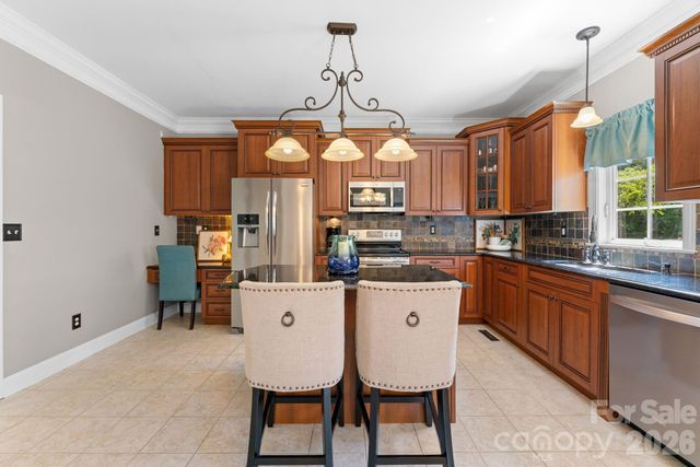 220 Lake Dale Court, Clemmons, NC 27012
