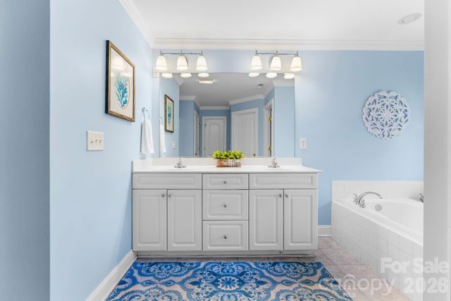 220 Lake Dale Court, Clemmons, NC 27012