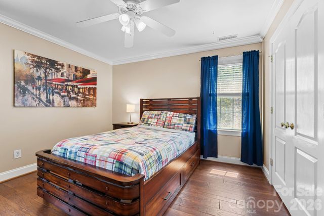 220 Lake Dale Court, Clemmons, NC 27012