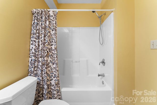220 Lake Dale Court, Clemmons, NC 27012