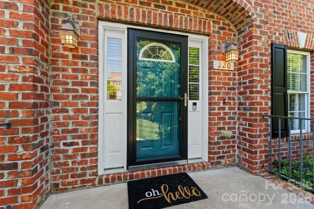 220 Lake Dale Court, Clemmons, NC 27012