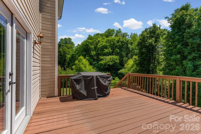 220 Lake Dale Court, Clemmons, NC 27012