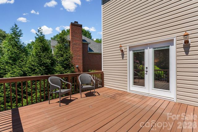 220 Lake Dale Court, Clemmons, NC 27012