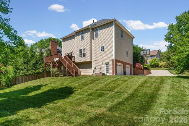 220 Lake Dale Court, Clemmons, NC 27012