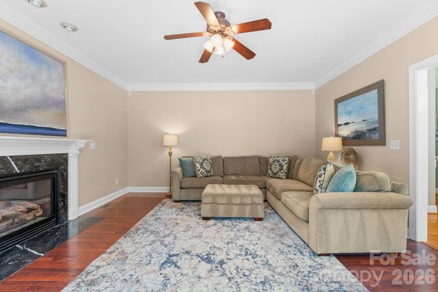 220 Lake Dale Court, Clemmons, NC 27012
