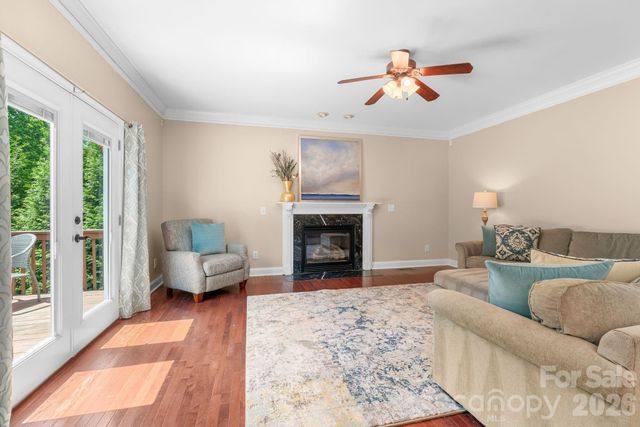 220 Lake Dale Court, Clemmons, NC 27012