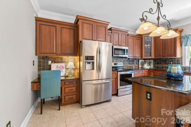 220 Lake Dale Court, Clemmons, NC 27012