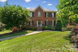 220 Lake Dale Court, Clemmons, NC 27012