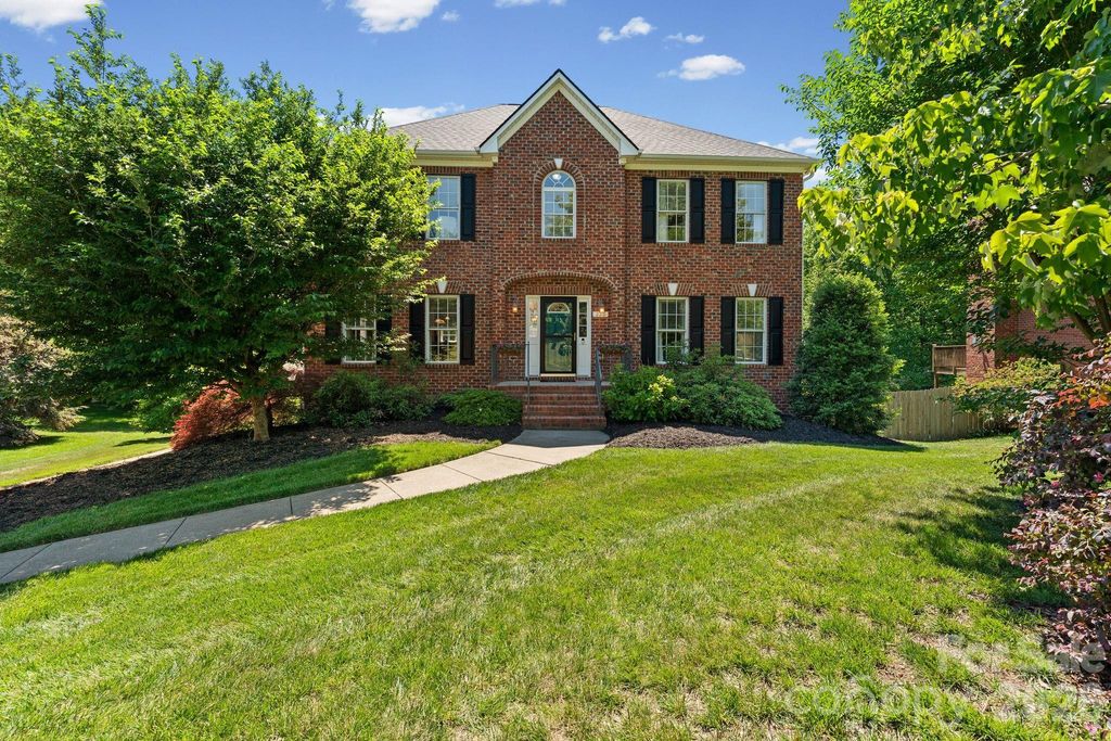 220 Lake Dale Court, Clemmons, NC 27012