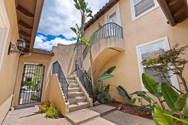 3329 Wild Oak LN, Escondido, CA 92027